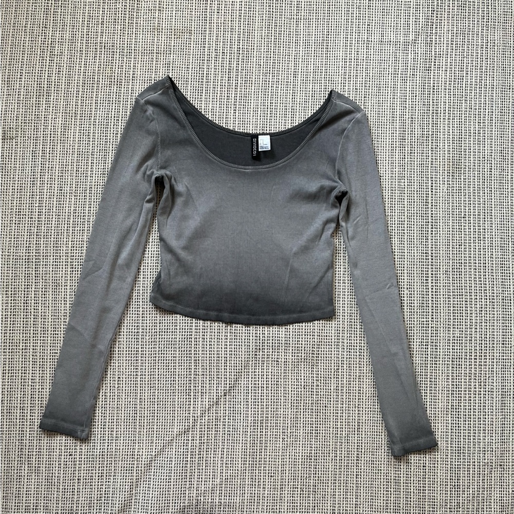 H&M Divided Charcoal Long Sleeve Cropped Ribbed Top Size M